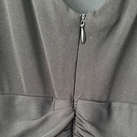 Chic Black Maxi Dress with Embellished Waist - Picture 4 of 7